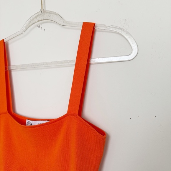 Orange cropped Top - Picture 4 of 10